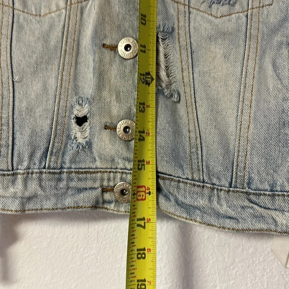 POL light wash, cropped, distressed, denim, jean jacket, size small - Picture 6 of 11